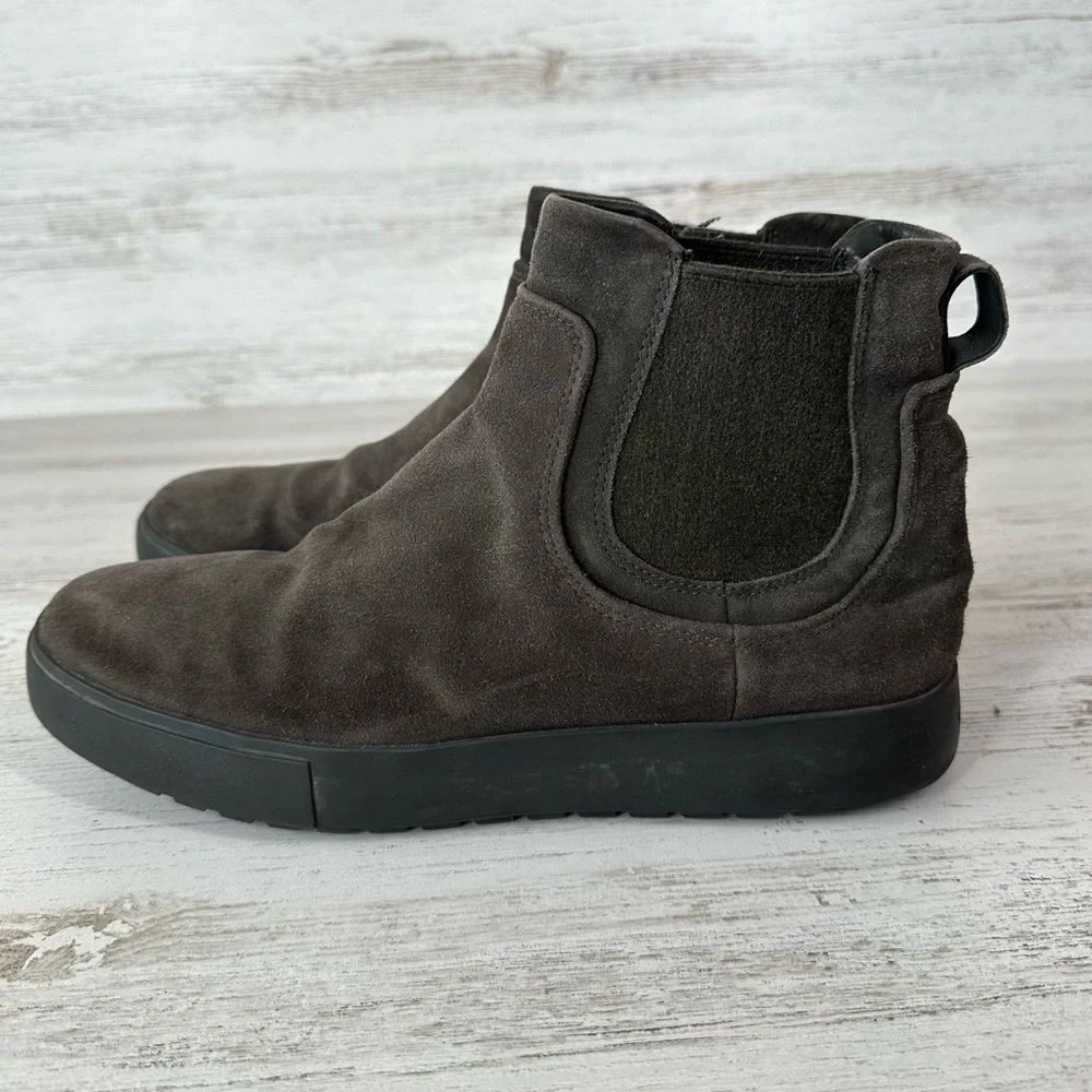 VINCE Lowell Water Repellent Suede Leather Chelsea Boots Brown 8.5